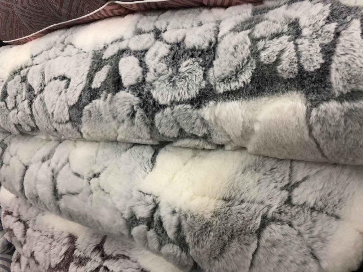 Get Korean bedding at great price! Visit popular 169 MIDO to get Korean quilts